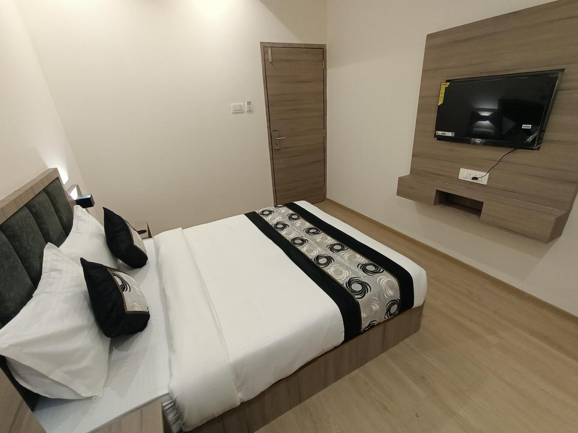 Hotel Beverly Palace Santacruz - Near Bkc - Mumbai Airport T1 Buitenkant foto