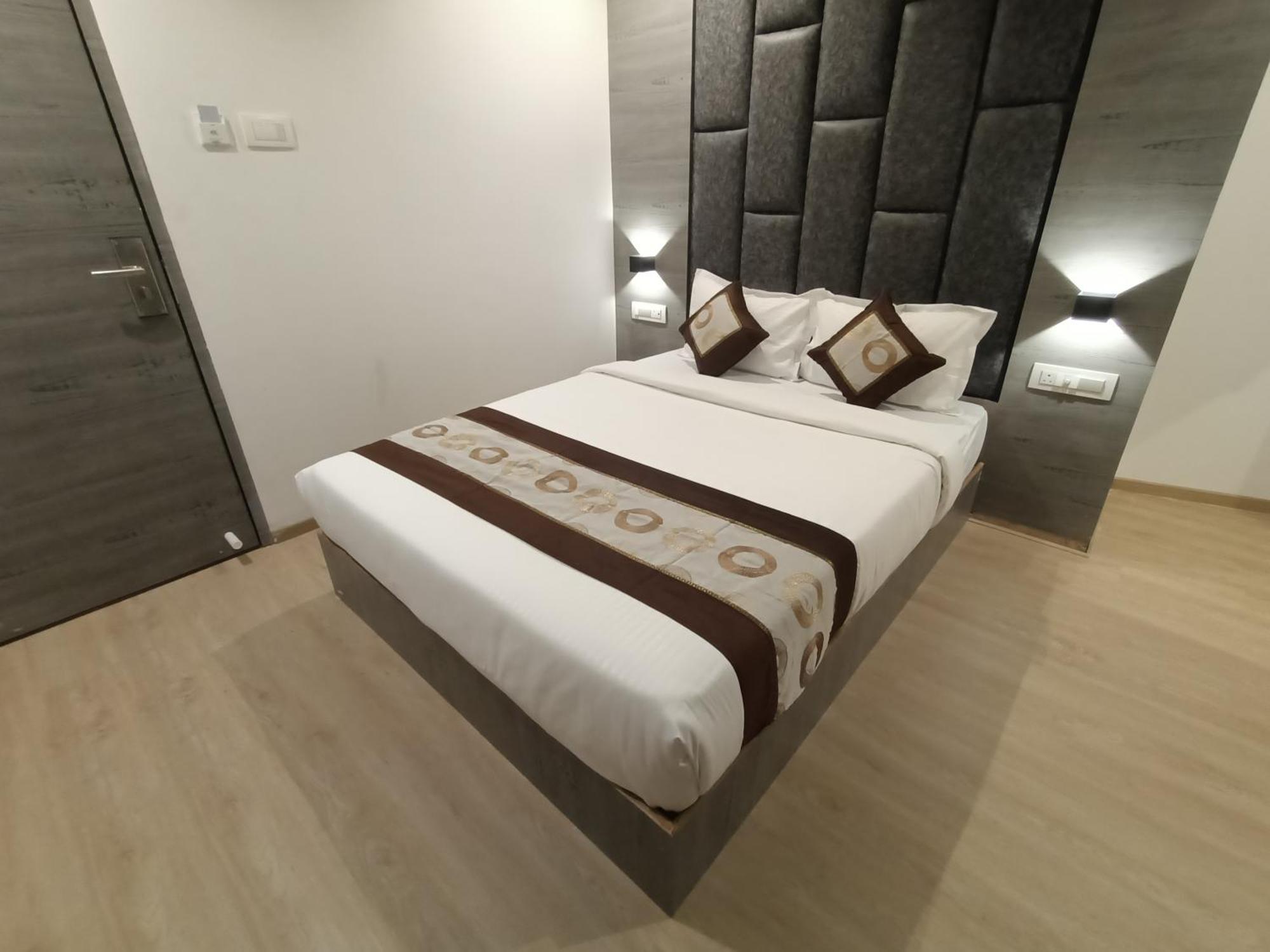 Hotel Beverly Palace Santacruz - Near Bkc - Mumbai Airport T1 Buitenkant foto