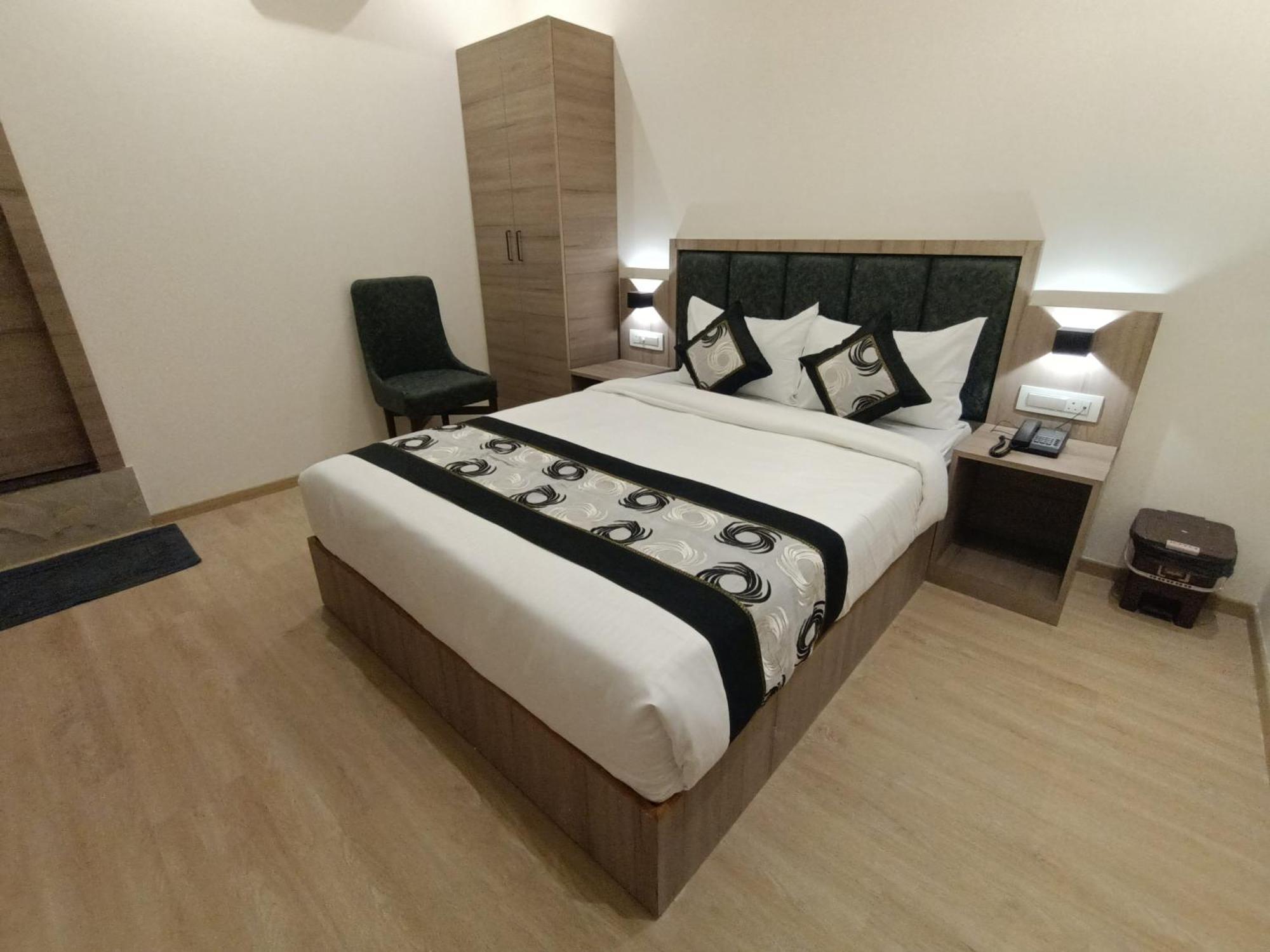 Hotel Beverly Palace Santacruz - Near Bkc - Mumbai Airport T1 Buitenkant foto