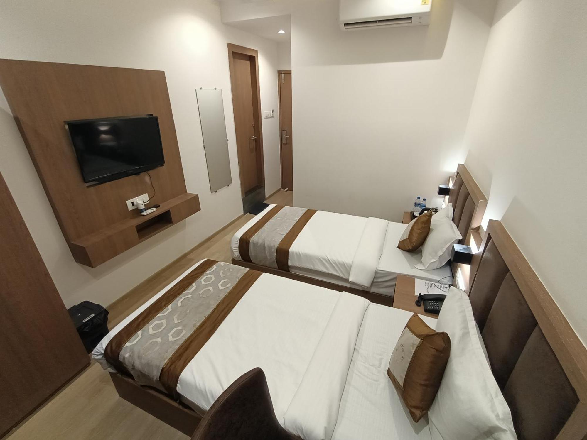 Hotel Beverly Palace Santacruz - Near Bkc - Mumbai Airport T1 Buitenkant foto